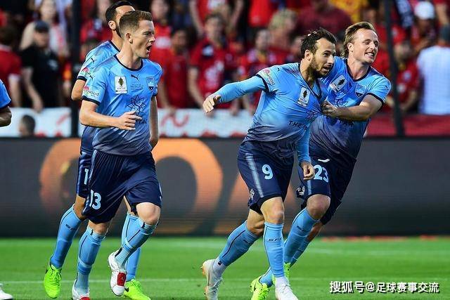 不到一年5次换帅，欧洲冠军教头无缘曼联米兰，将接手英超降级队